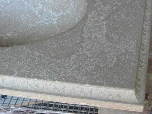 Floral edge on Tuscan Creme countertop